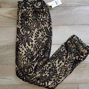NWT cropped lace pants